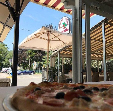 Ristorante Pizzeria La Grotta