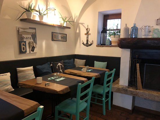 Il Boccone wine beer food è bar