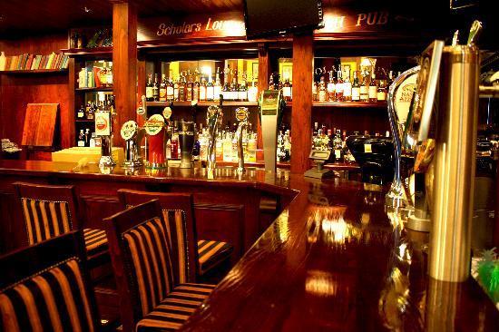 Scolars Lounge Irish Pub