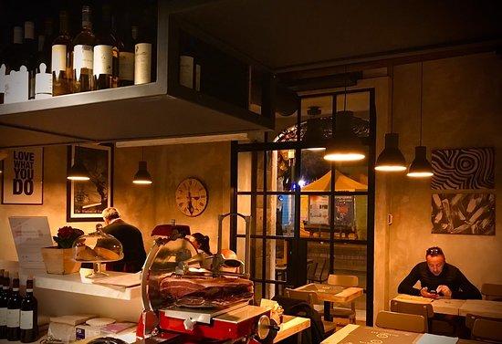 Salsiccia Bar