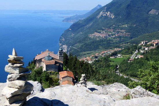 Santuario di Montecastello