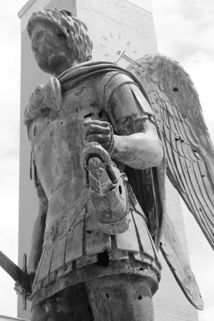 Statua di San Michele Arcangelo